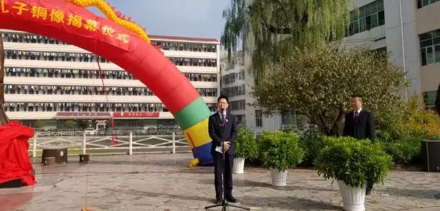 九游网页版登录入口董事长、广东省江西上犹商会会长赖厚平先生致辞