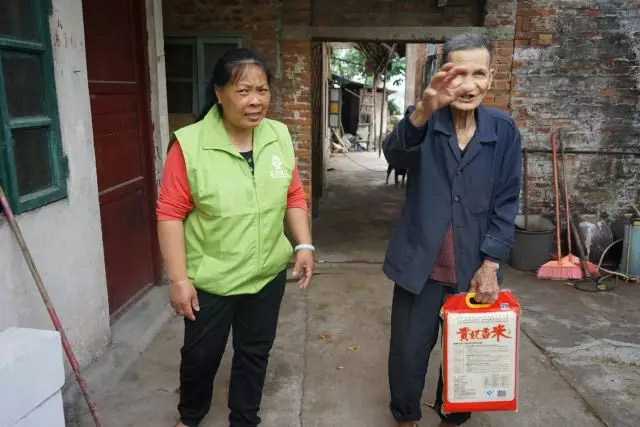 广东博皓锐鹰队到榄核镇平稳村探访困难家庭-6