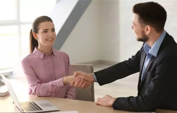企业核心竞争力的真正定义是为客户提供了独特的客户价值的团队执行能力