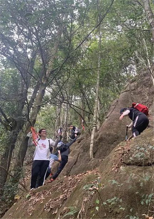 博行天下俱乐部走进从化十登的第二峰-鸡枕山     -8